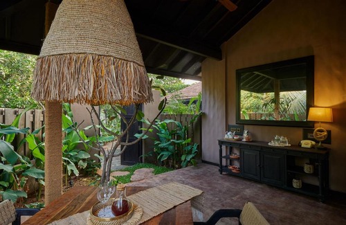 Morjim Hotel | Red Thread Morjim