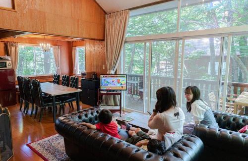 Yumoto House | -Red Tree- レッドツリー レトロかわいい森に囲まれた静かな別荘