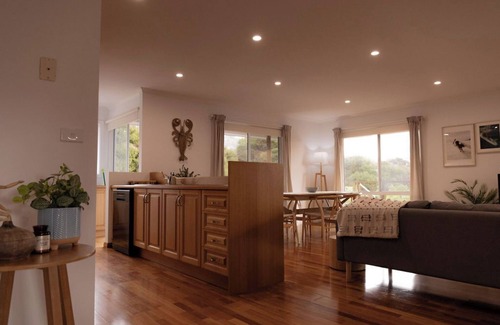 Bicheno Apartment | Redbill Surf Shack - SO Close to Redbill Beach!