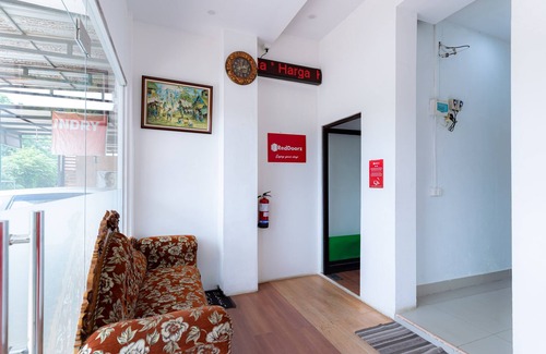 Kabil House | RedDoorz near Hang Nadim Batam Airport