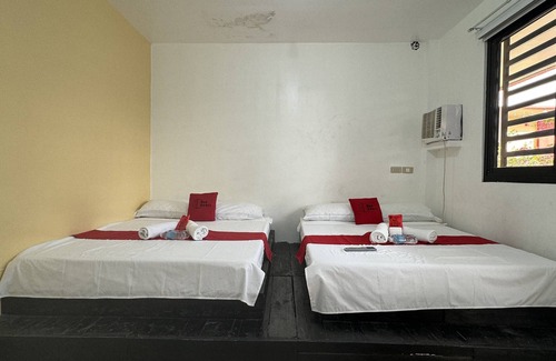 Legazpi Hotel | RedDoorz near Mariners Legazpi