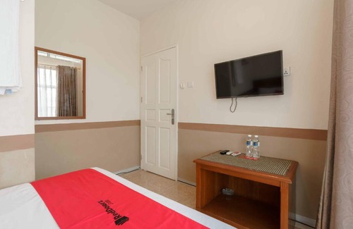 Kabil Hotel | RedDoorz near Plaza Botania 1 Batam