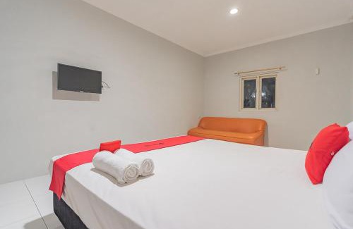 Balikpapan House | RedDoorz Plus at Bukit Cinta Street Balikpapan