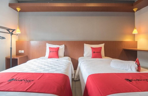 Dago Hotel | RedDoorz Plus @ Dago Pojok 3