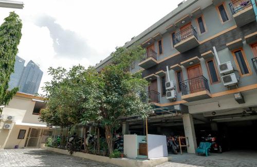 Semanggi House | RedDoorz Plus near Ciputra World Kuningan 2