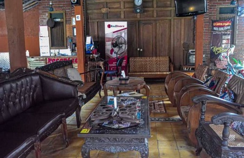 Mertoyudan Hotel | RedDoorz Syariah near Akmil Magelang