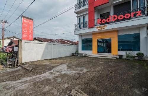 Jambi House | RedDoorz Syariah near Jamtos Jambi