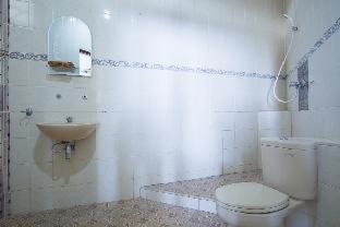 Pulau Maitara House | RedDoorz Syariah near Ngade Lake Ternate