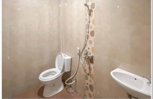 Sedati Hotel | RedDoorz Syariah near T2 Juanda Airport 2