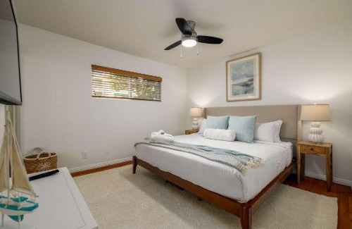 Village of La Jolla Apartment | REDECORATED - Seaside Dream - Jacuzzi - Patio