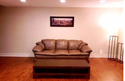 Union Hill-Novelty Hill House | Redmond, 2 Bedroom with Trickling Sound of Creek!n