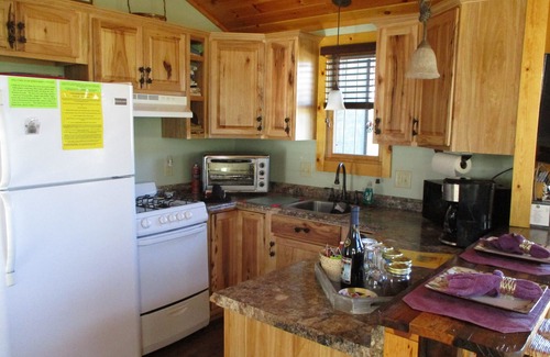 Waynesville Cabin | REDUCED! SPECIAL NIGHTLY RATE! PRIVATE IN THE COUNTRY! CENTRAL LOCATION!