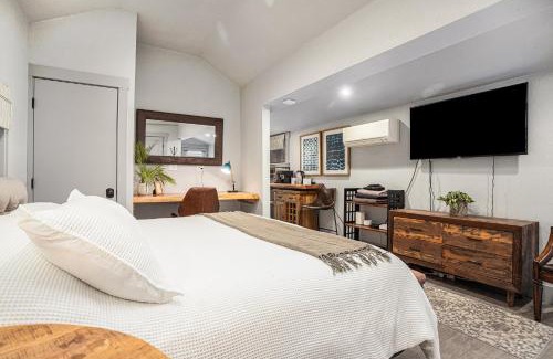 Upper Telegraph House | Redwood Room