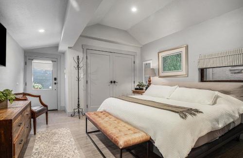 Upper Telegraph House | Redwood Room