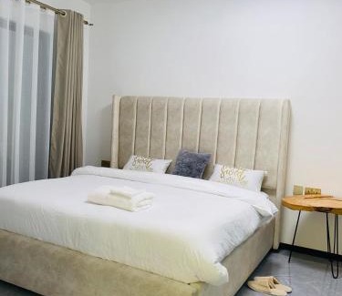 Central Province Apartment | Refined 1BR With King Bd, Pool & Gym in Kileleshwa