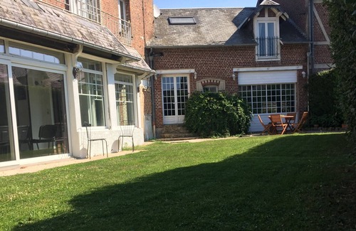 Croix-Moligneaux House | Refuge, Domaine Les Racines