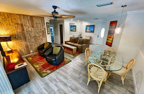 Palm Beach Gardens House | Regal Private Suite, Heated Pool Kayak 5min2 Juno Beach & Baseball Stadiums