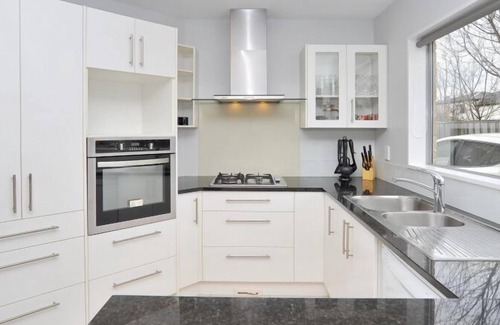 Riccarton House | Regents 94A-Regents Villa A - Spacious stylish home