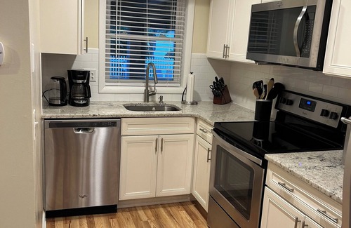 Country Club Estates House | Rehoboth Townhouse with Pool! 3 Blocks to Beach!