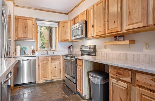 Wildernest Condo | Relax and Enjoy Views of the Continental Divide, Mountains, and Lake. Central to 7 Major Ski Areas!