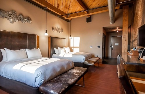 Fifth Ward Hotel | Relax and Recharge! 2 Family-Friendly Units, Pets Allowed, Near Discovery World