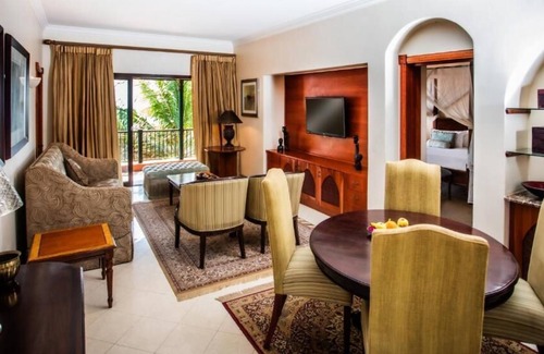 Pemba Hotel | Relax and Recharge! Outdoor Pool, Close to Wimbe Beach!