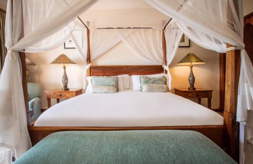 Pemba Hotel | Relax and Recharge! Outdoor Pool, Close to Wimbe Beach!