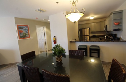 Crystal Harbour Apartment | Relax and Unwind! Outdoor Pool, Free Breakfast and Parking, Pet-friendly!