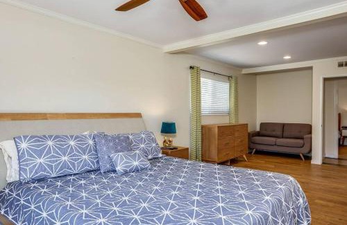 Desert Park Estates House | Relax at the 3BR Tranquil Oasis in Palm Springs