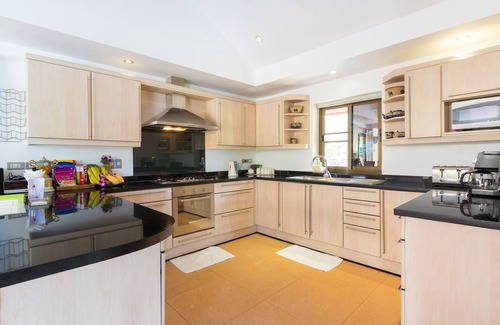 Kata Villa | Relax by your private pool whilst our chef prepares delicious meals for you