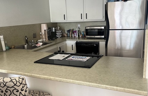 Baristo Condo | Relax in a 2-Bedroom Oasis Steps from Downtown. Your Ideal Vacation Retreat!