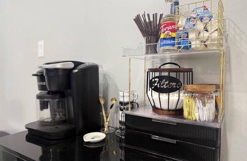 Edinburg Apartment | Relax in Comfort, Modern and Style – 2BR/2BA Retreat in Edinburg