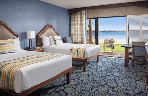 Crown Point Hotel | Relax in Our Bay View Queens Suite | Ideal for Families