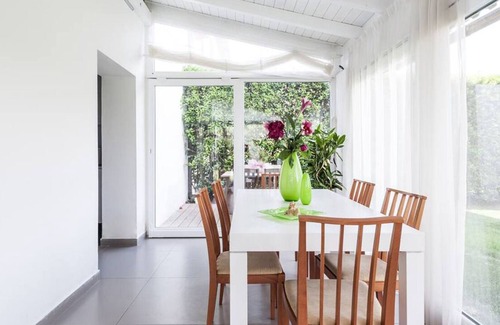 Vecchiano House | Relax in the countryside ... a few steps from the sea and from the city!