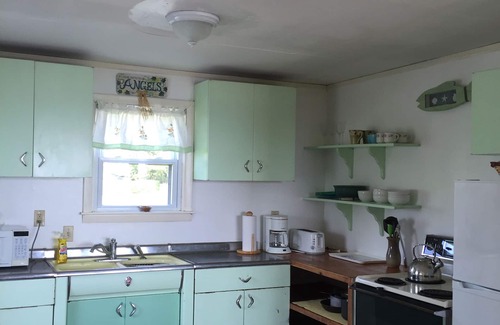 Little Compton Cottage | Relax Watching Sunrises Over South Shore Beach in LC!