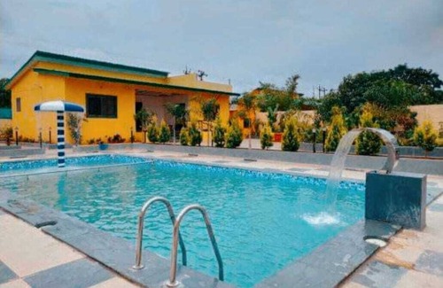 Igatpuri Villa | Relax with the whole family at this peaceful place to stay.