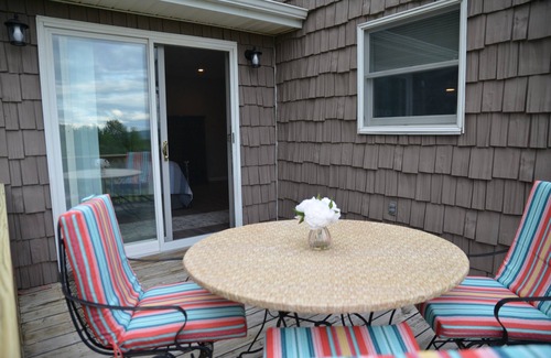 Jefferson House | Relax with the whole family at this peaceful place to stay with gorgeous views.