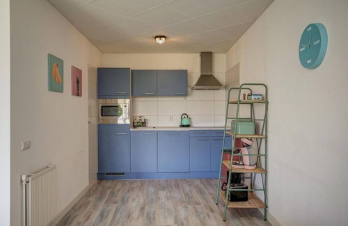 Julianadorp aan zee Apartment | Relaxed Beach Holiday at De Strandjutter: Walking Distance to Julianadorp aan Zee, Comfortable and Cozy Stay!