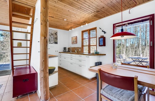 Thorsoe House | Relaxed living in tranquil wooden cottage near forest and meadows.