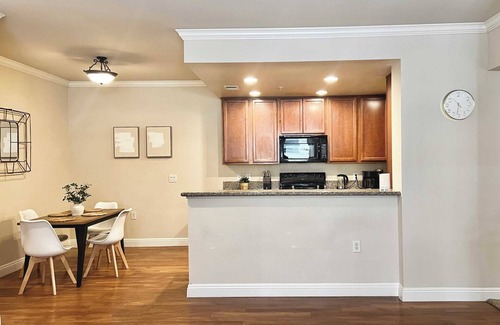 Reno/Tahoe Airport Apartment | Relaxing 2-BR Apt with Pool, Hot Tub & Gym
