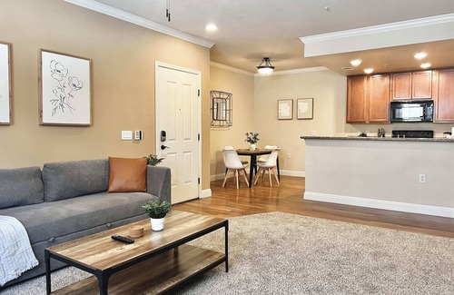 Reno/Tahoe Airport Apartment | Relaxing 2-BR Apt with Pool, Hot Tub & Gym