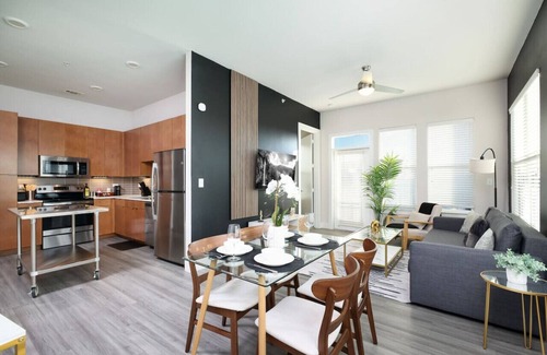 King William Apartment | Relaxing 2BR w Gym, Pkng, Near King Wms & Towers