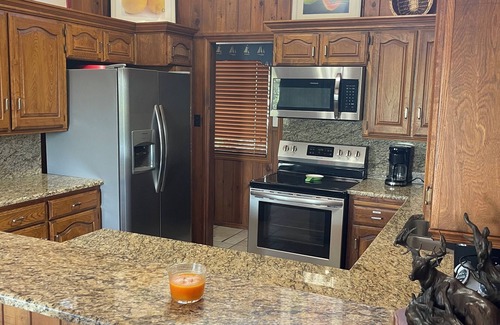 Graford House | Relaxing and Beautiful Lakehouse Getaway with waterfront on Possum Kingdom Lake!