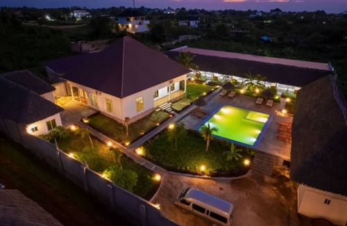 Nungwi House | "Relaxing cozy bungalows Escape with Garden Views & Free WI-FI with speed