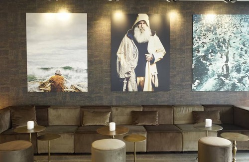 Oranjeplaat Hotel | Relaxing Double Room with Lake View | Ideal for Exploring Historical Middelburg