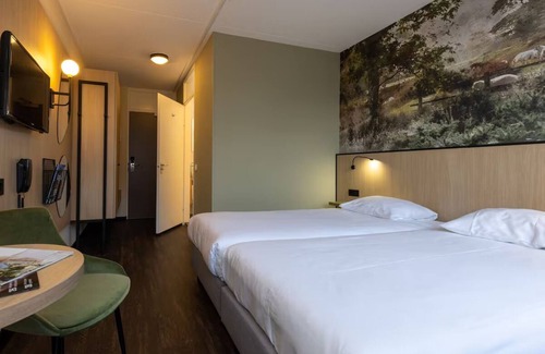 Winterswijk Hotel | Relaxing Getaway with Indoor Pool, Sauna & Lush Garden in Winterswijk