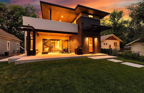 Old Town West House | Relaxing in Paradise with Private Rooftop Deck!