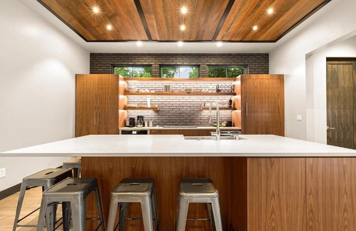 Old Town West House | Relaxing in Paradise with Private Rooftop Deck!