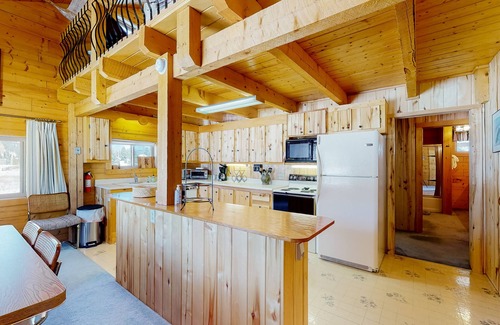 South Fork House | Relaxing mountain home, huge deck with great views and large private yard
