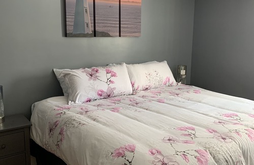 Belleville Apartment | Relaxing Oasis in the Heart of Belleville